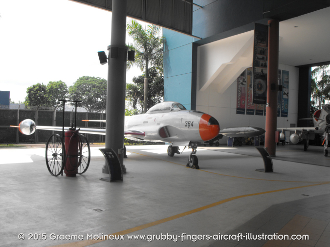 Singapore_Air_Force_Museum_Gallery_2011_06_GrubbyFingers