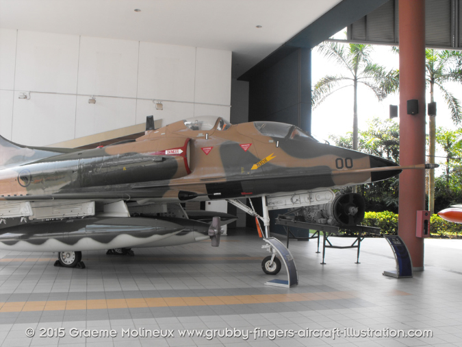 Singapore_Air_Force_Museum_Gallery_2011_10_GrubbyFingers