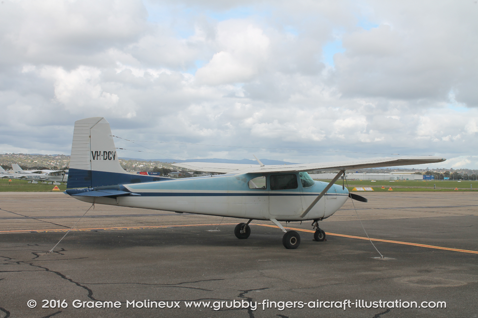 Cessna_182_Skylane_Walkaround_VH-DCV_Parafield_2016_01_GraemeMolineux