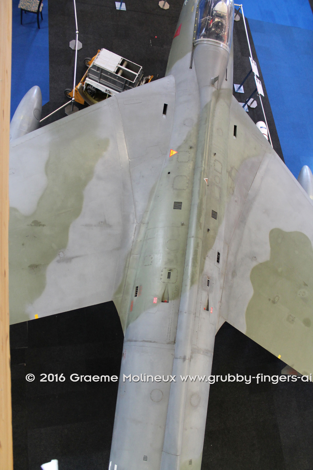 HAWKER_Hunter_J-4001_Swiss_Air_Force_Museum_2015_09_GrubbyFingers