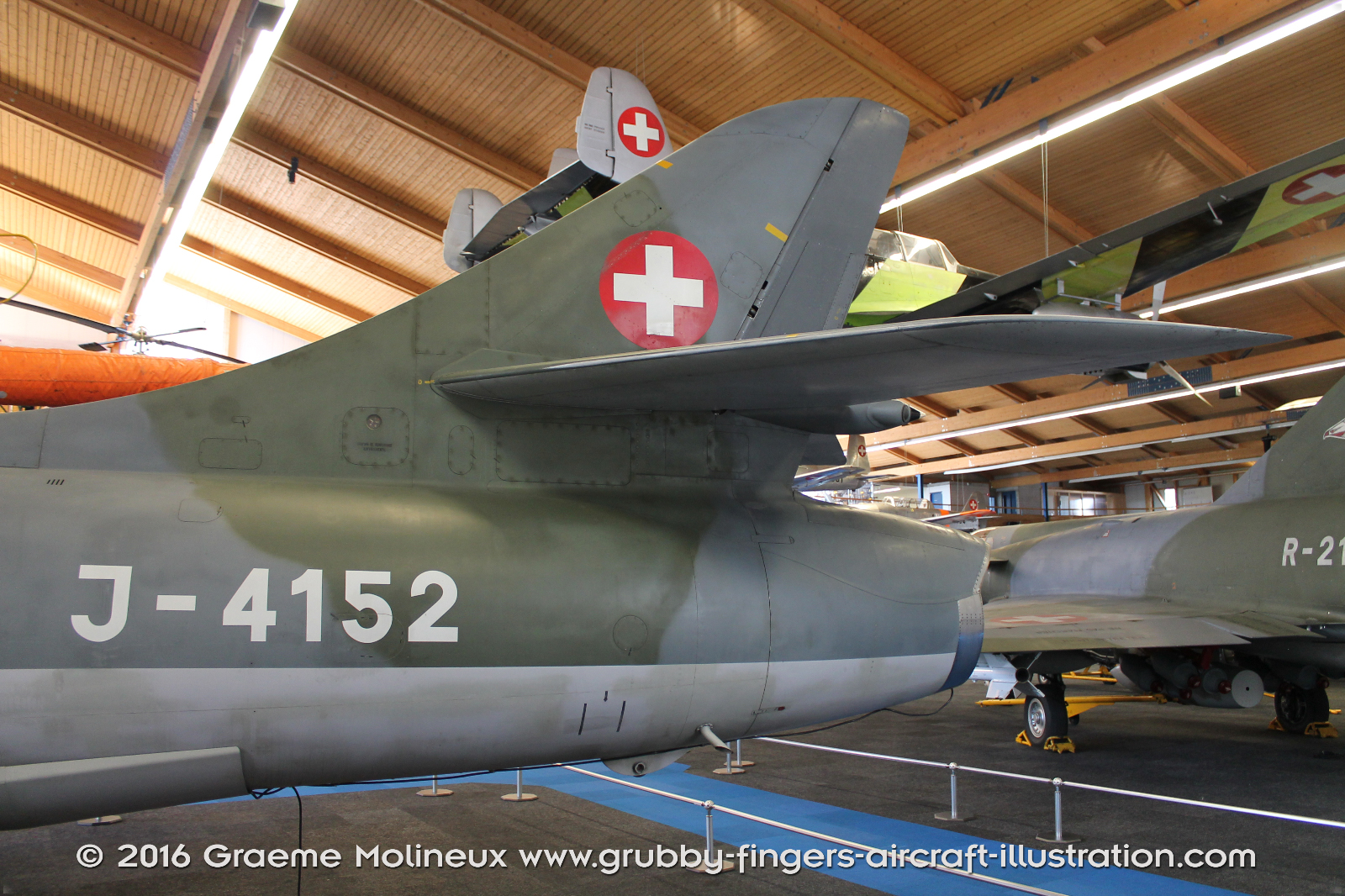HAWKER_Hunter_J-4001_Swiss_Air_Force_Museum_2015_29_GrubbyFingers
