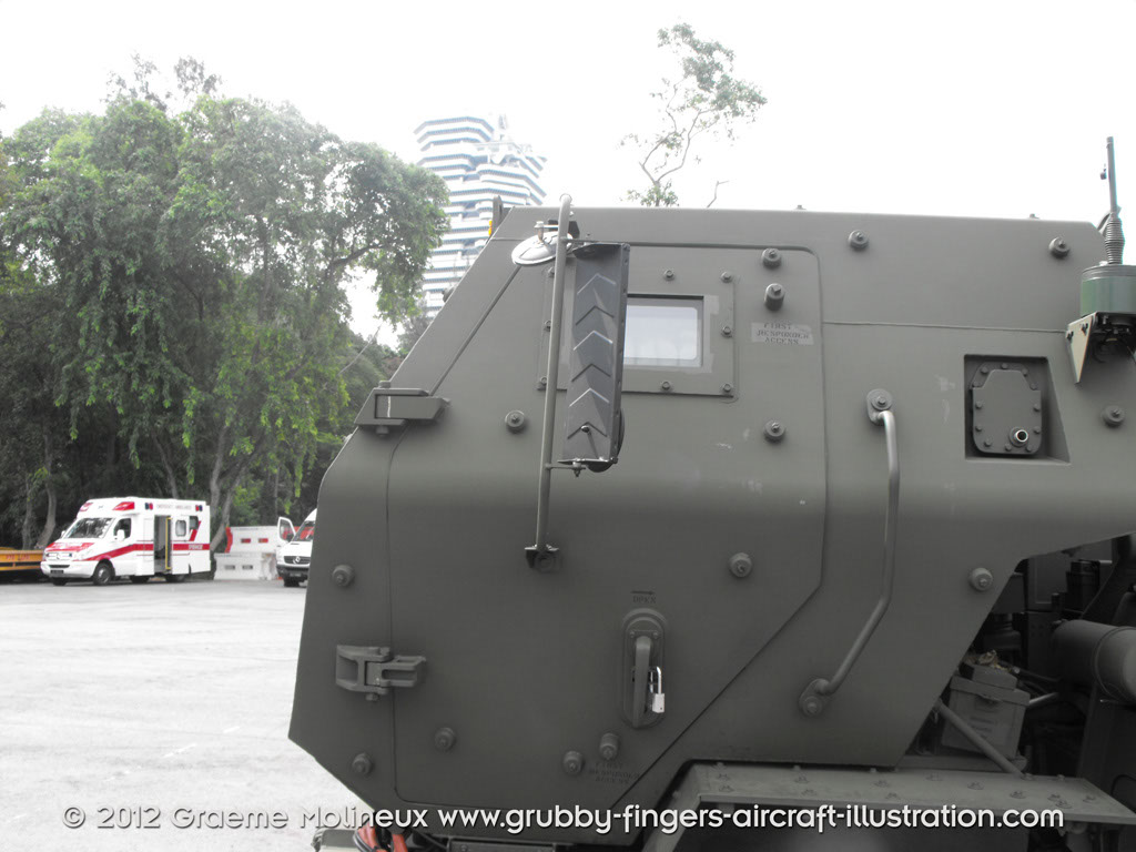 HIMARS_6x6_Rocket_Artillery_System_Singapore_walkaround_016