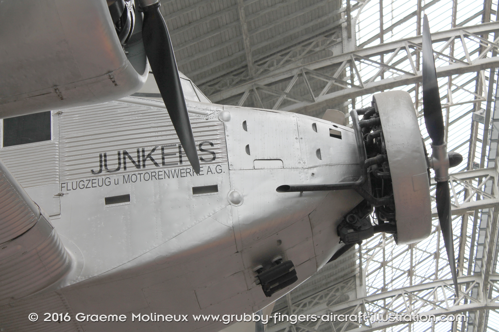 Junker_Ju-52_Walkaround_Belgium_2015_07_GraemeMolineux