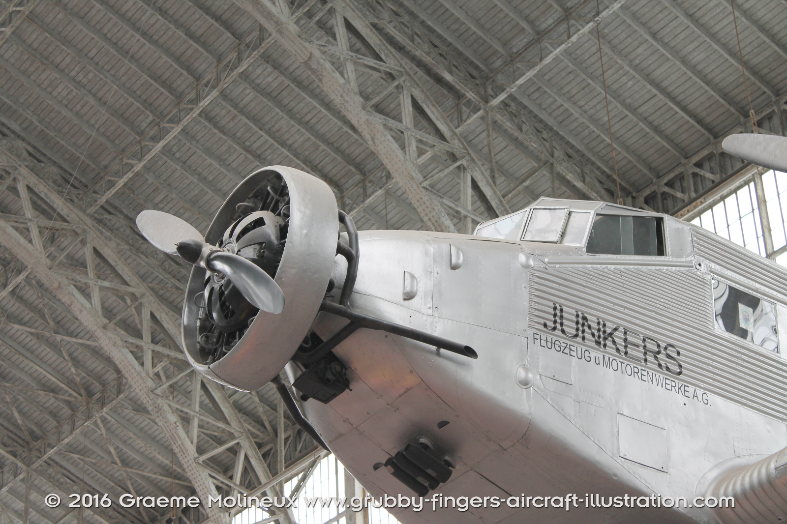 Junker_Ju-52_Walkaround_Belgium_2015_10_GraemeMolineux