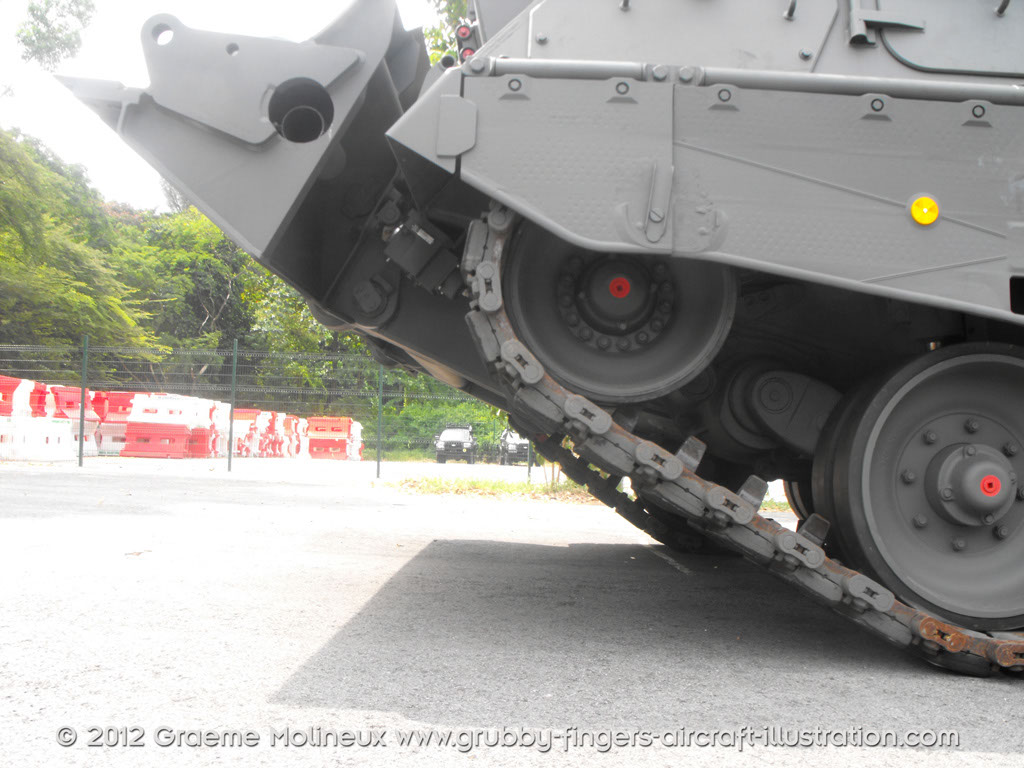 Leopard_2_ARV_Singapore_walkaround_030