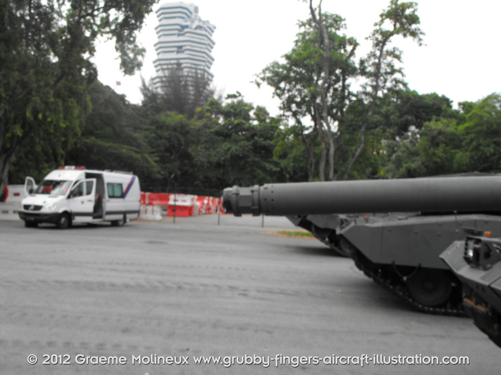 Leopard_2_MBT_Singapore_walkaround_044