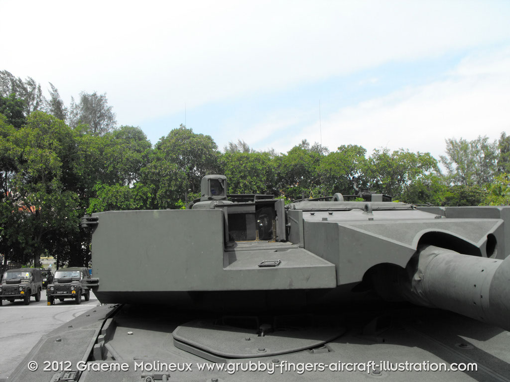 Leopard_2_MBT_Singapore_walkaround_048
