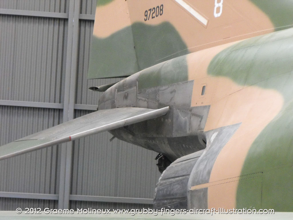McDonnell_Douglas_F4-E_Phantom_97208_RAAF_Museum_walkaround_018