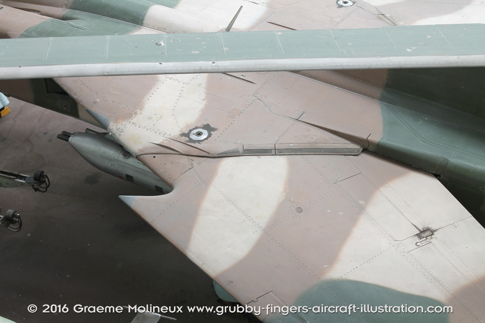 Mikoyan-Gurevich_MiG-23_Red-23_USSR_Belgium_2016_04_GraemeMolineux