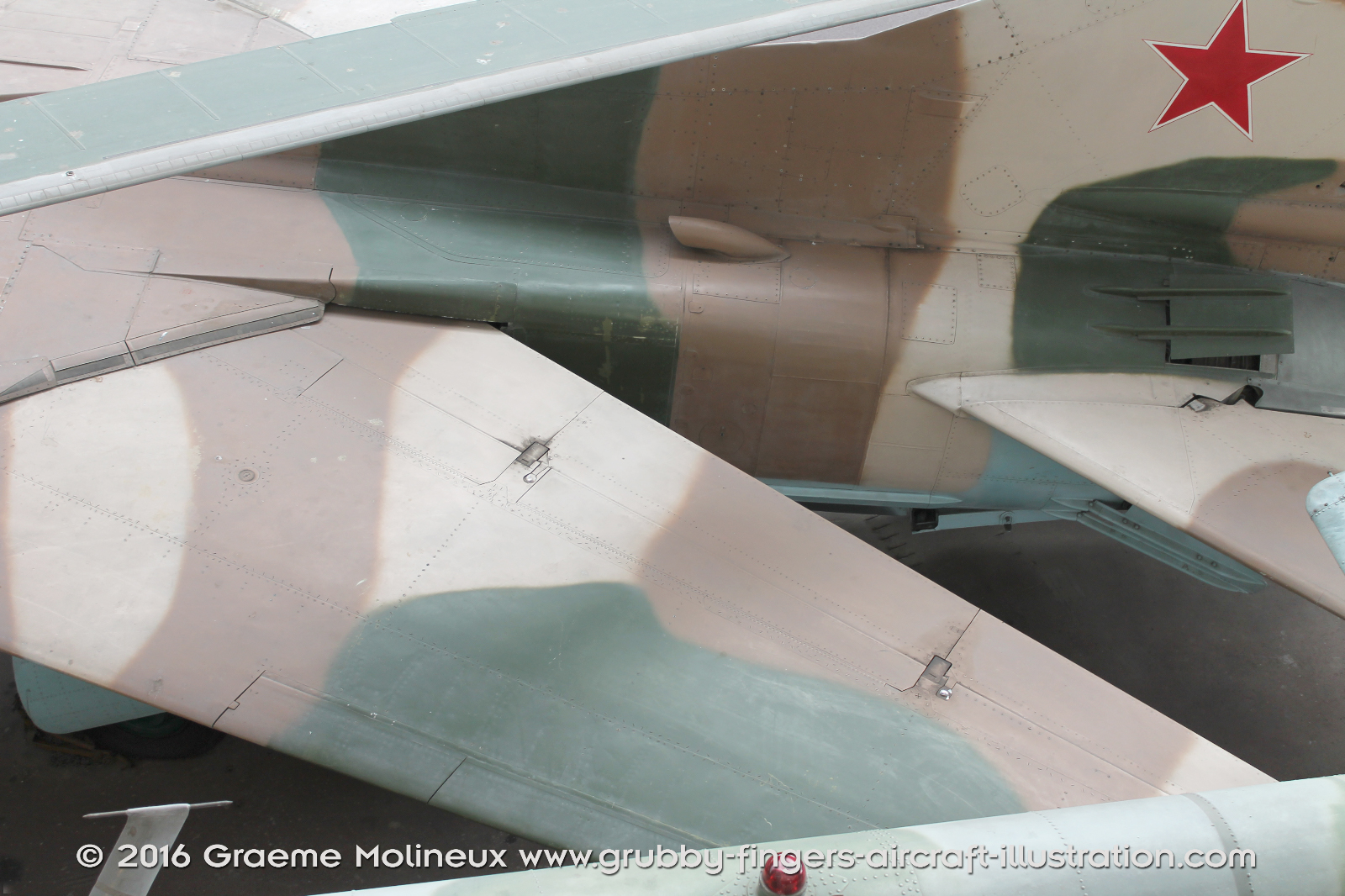 Mikoyan-Gurevich_MiG-23_Red-23_USSR_Belgium_2016_05_GraemeMolineux