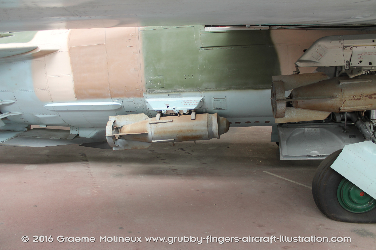 Mikoyan-Gurevich_MiG-23_Red-23_USSR_Belgium_2016_22_GraemeMolineux
