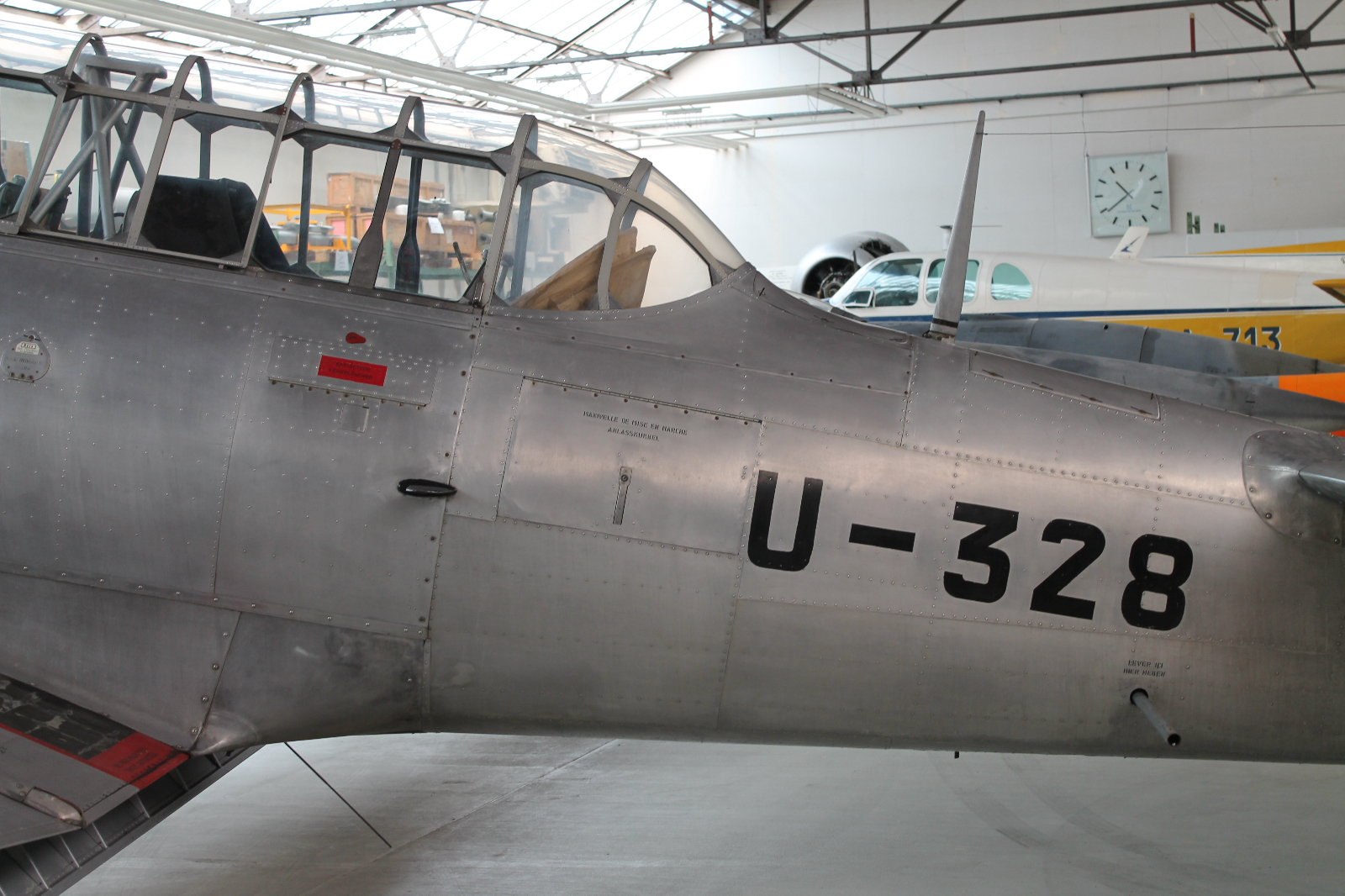 NORTH_AMERICAN_AT-6_Harvard_Walkaround_U-328_Swiss_Air_Force_Museum_2015_04_GrubbyFingers