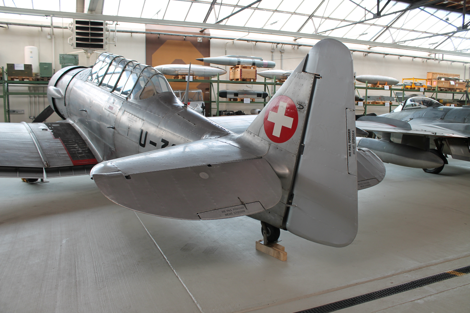 NORTH_AMERICAN_AT-6_Harvard_Walkaround_U-328_Swiss_Air_Force_Museum_2015_08_GrubbyFingers