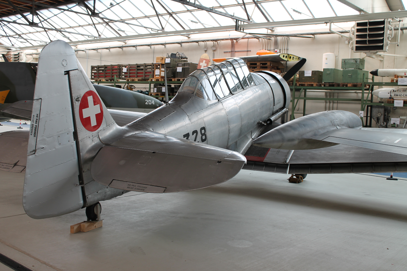 NORTH_AMERICAN_AT-6_Harvard_Walkaround_U-328_Swiss_Air_Force_Museum_2015_10_GrubbyFingers