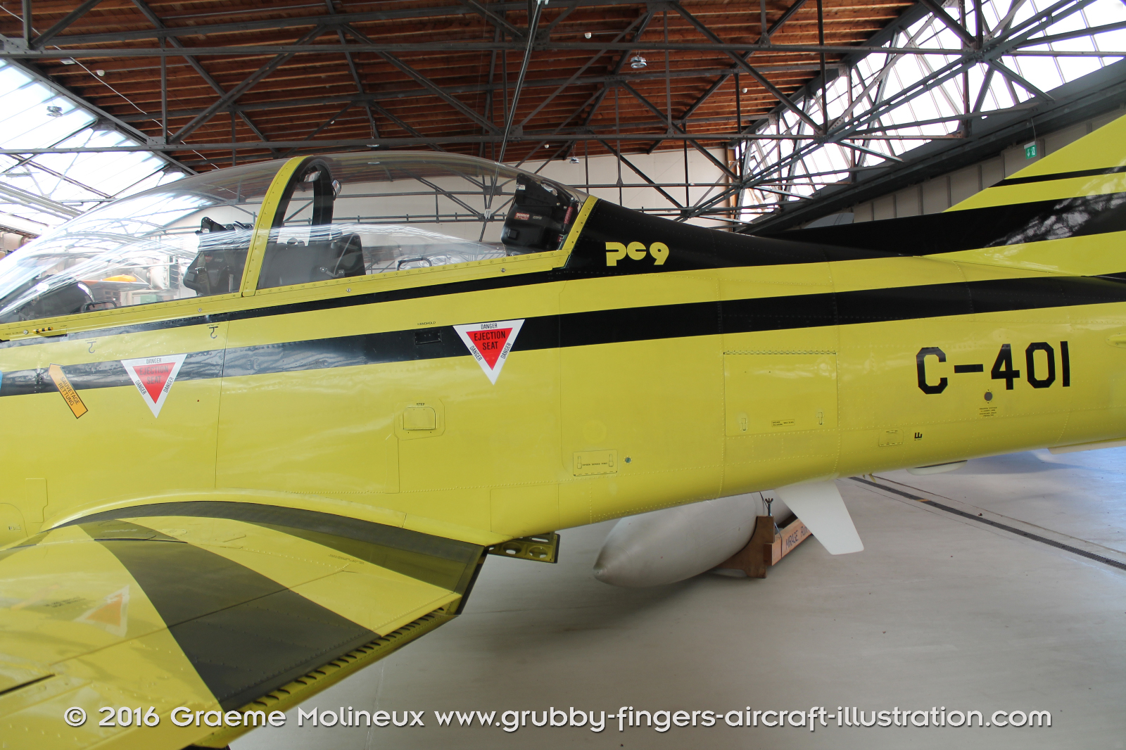 PILATUS_PC-9_C-401_Swiss_Air_Force_Museum_2015_08_GrubbyFingers