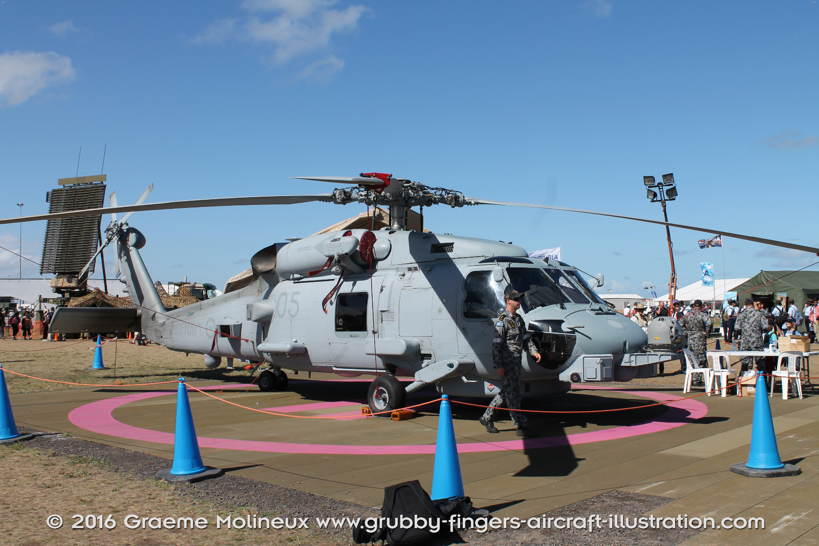 SIKORSKY_MH-60R_Seahawk_N48-005_Avalon_2015_01_GrubbyFingers