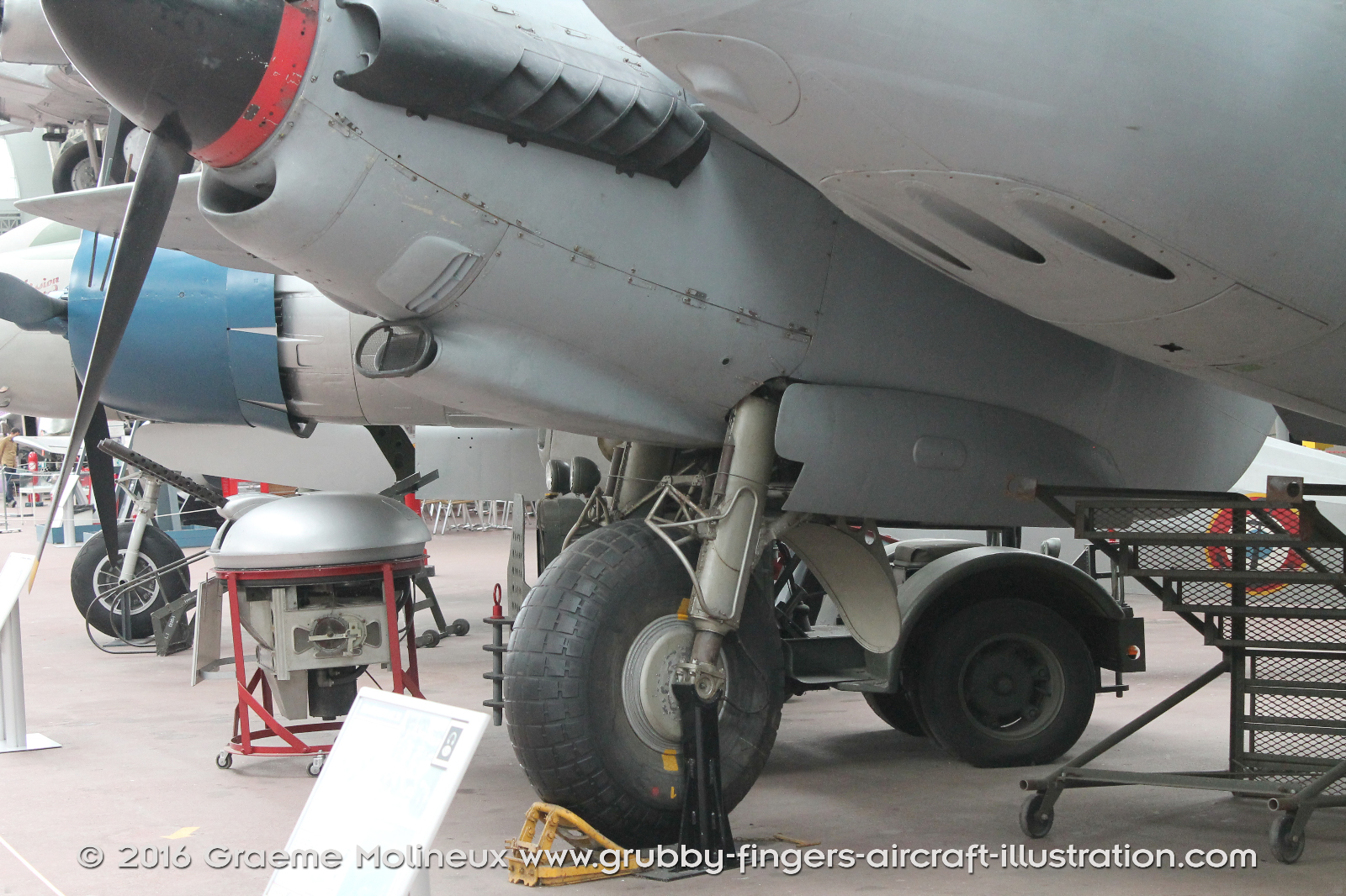 de_Havilland_Mosquito_Walkaround_Mk30_MB-42_Belgian_Air_Force_Museum_2015_12_GraemeMolineux