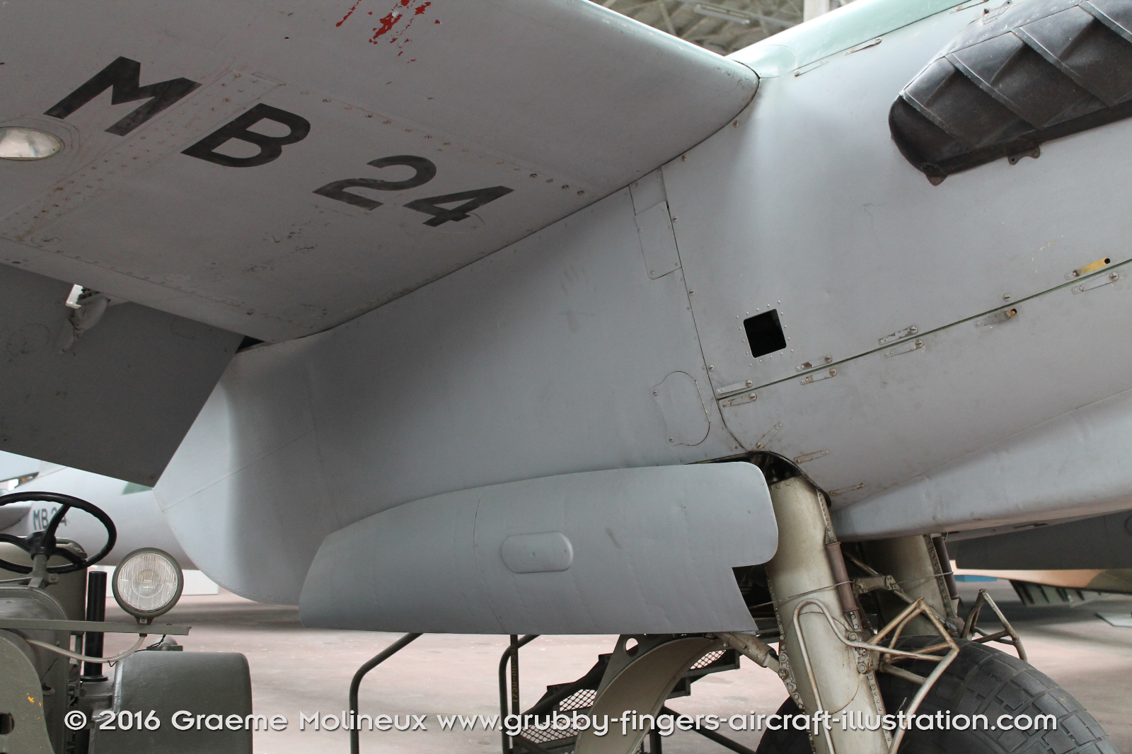 de_Havilland_Mosquito_Walkaround_Mk30_MB-42_Belgian_Air_Force_Museum_2015_24_GraemeMolineux
