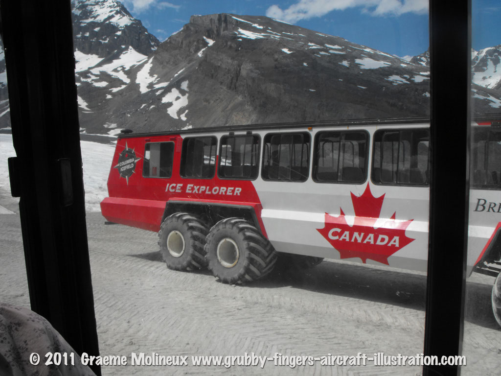 glacier_bus_6x6_walkaround_columbia_icefield_banff_canada_2010_07