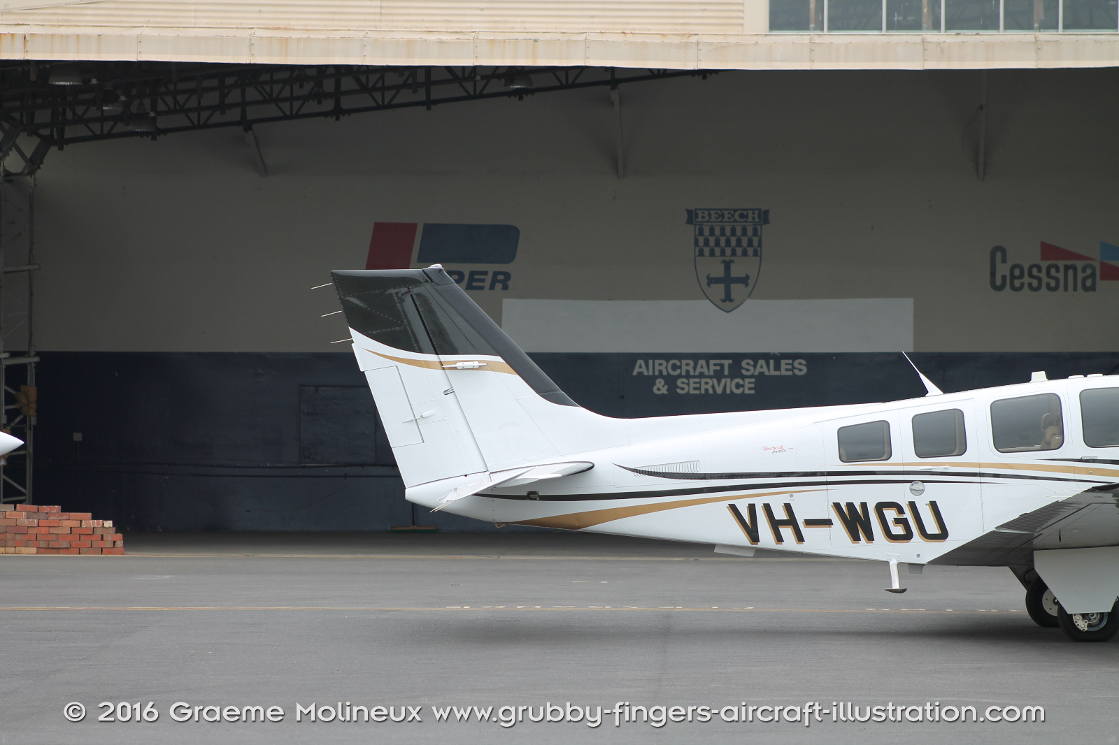 BEECHCRAFT%20-%20BARON%20G58%20-%20WALKAROUND%20-%20VH-WGU%20-%20MOORABBIN%202016%20-%20005%20-%20GrubbyFingers