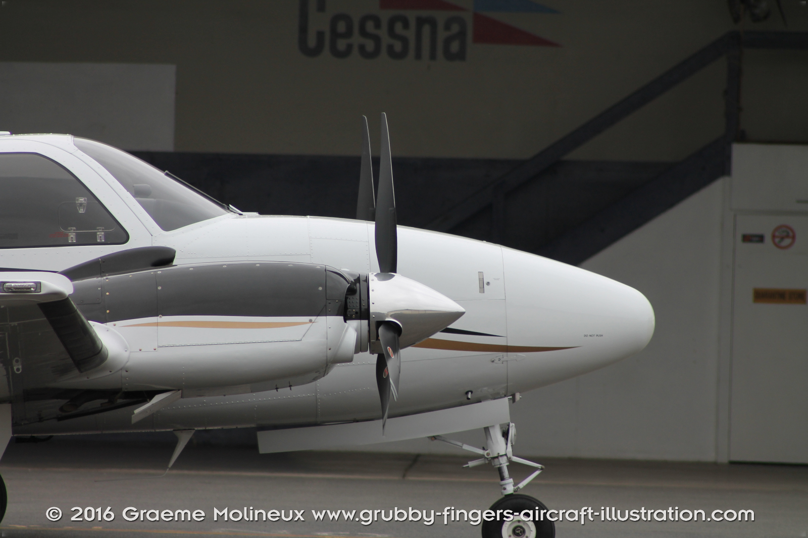 BEECHCRAFT%20-%20BARON%20G58%20-%20WALKAROUND%20-%20VH-WGU%20-%20MOORABBIN%202016%20-%20008%20-%20GrubbyFingers