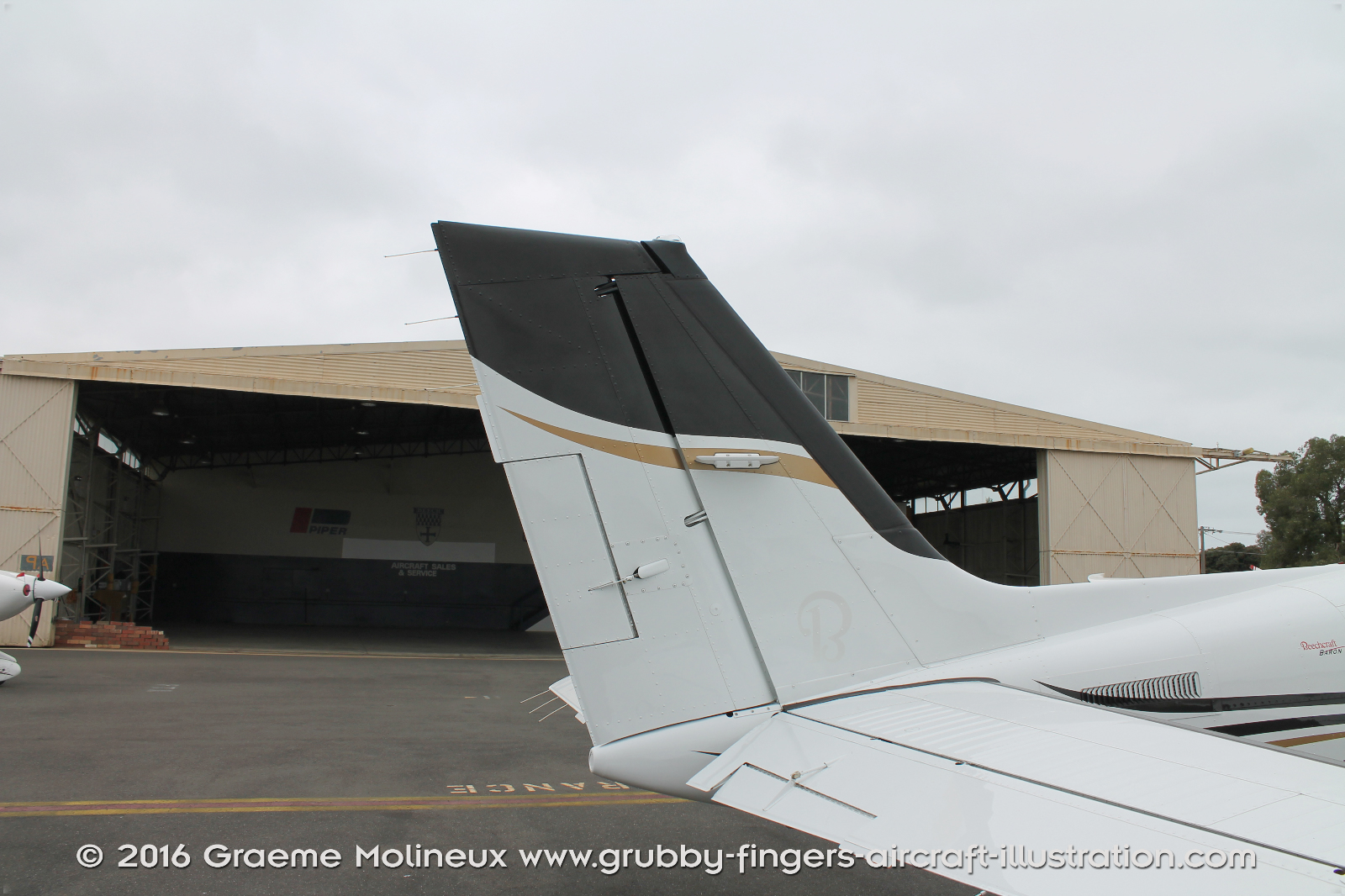 BEECHCRAFT%20-%20BARON%20G58%20-%20WALKAROUND%20-%20VH-WGU%20-%20MOORABBIN%202016%20-%20089%20-%20GrubbyFingers