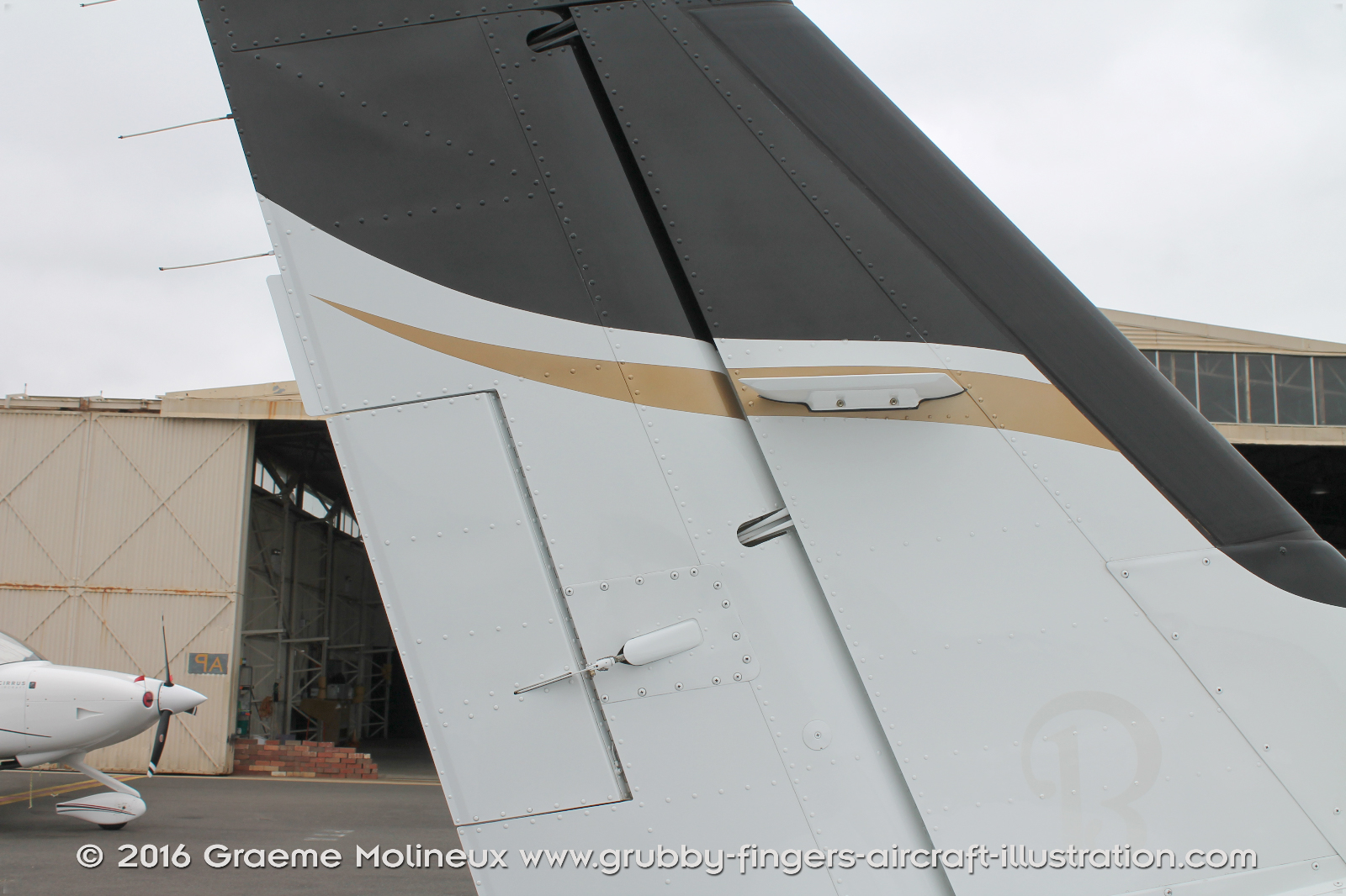 BEECHCRAFT%20-%20BARON%20G58%20-%20WALKAROUND%20-%20VH-WGU%20-%20MOORABBIN%202016%20-%20091%20-%20GrubbyFingers