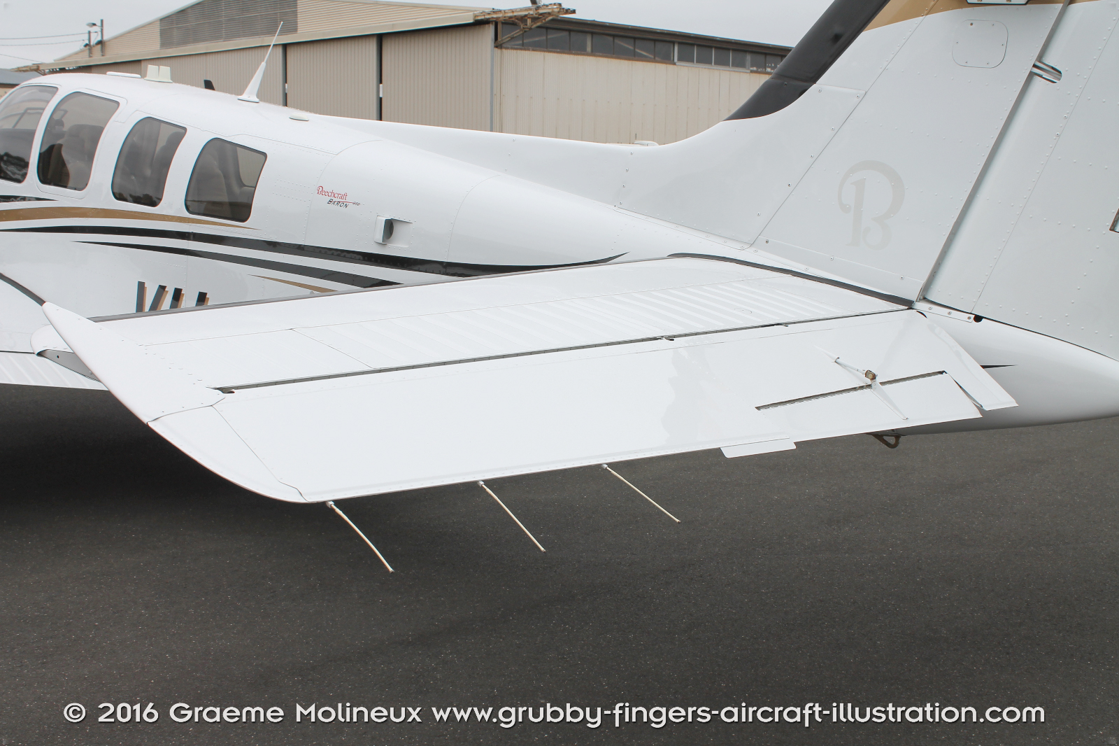 BEECHCRAFT%20-%20BARON%20G58%20-%20WALKAROUND%20-%20VH-WGU%20-%20MOORABBIN%202016%20-%20096%20-%20GrubbyFingers