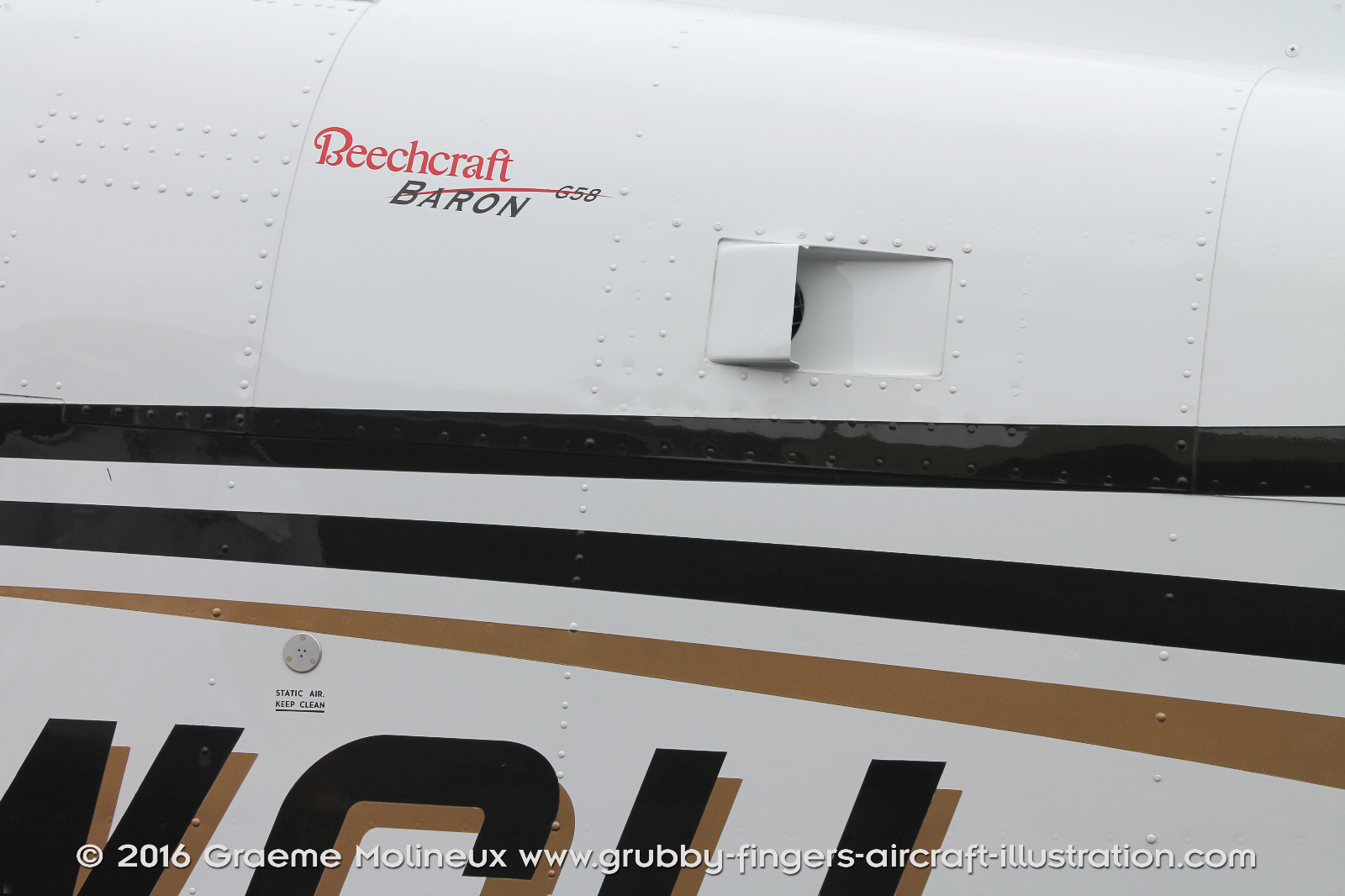 BEECHCRAFT%20-%20BARON%20G58%20-%20WALKAROUND%20-%20VH-WGU%20-%20MOORABBIN%202016%20-%20102%20-%20GrubbyFingers