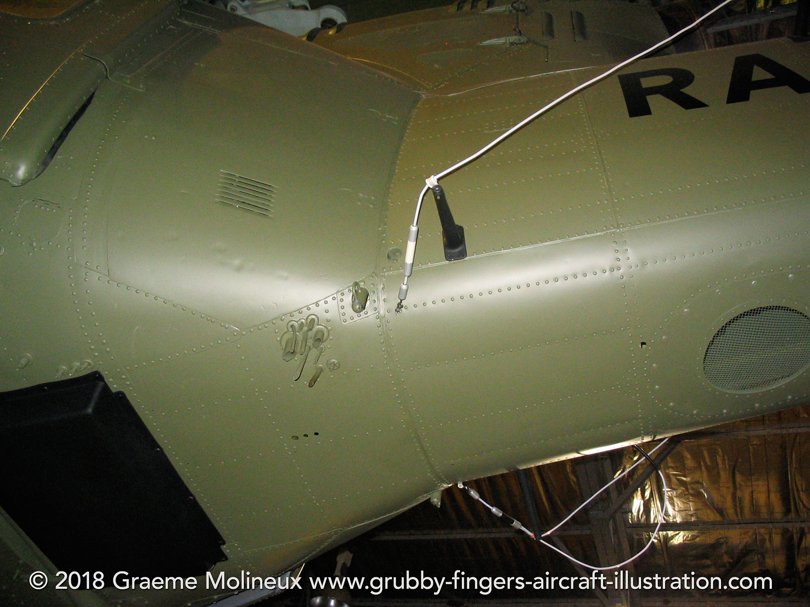 %_tempFileNameBell%20UH-1B%20A2-1020%20RAAF%20Point%20Cook%202007%2007%20GraemeMolineux%