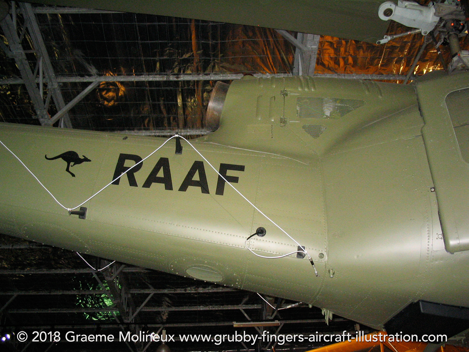 %_tempFileNameBell%20UH-1B%20A2-1020%20RAAF%20Point%20Cook%202007%2026%20GraemeMolineux%
