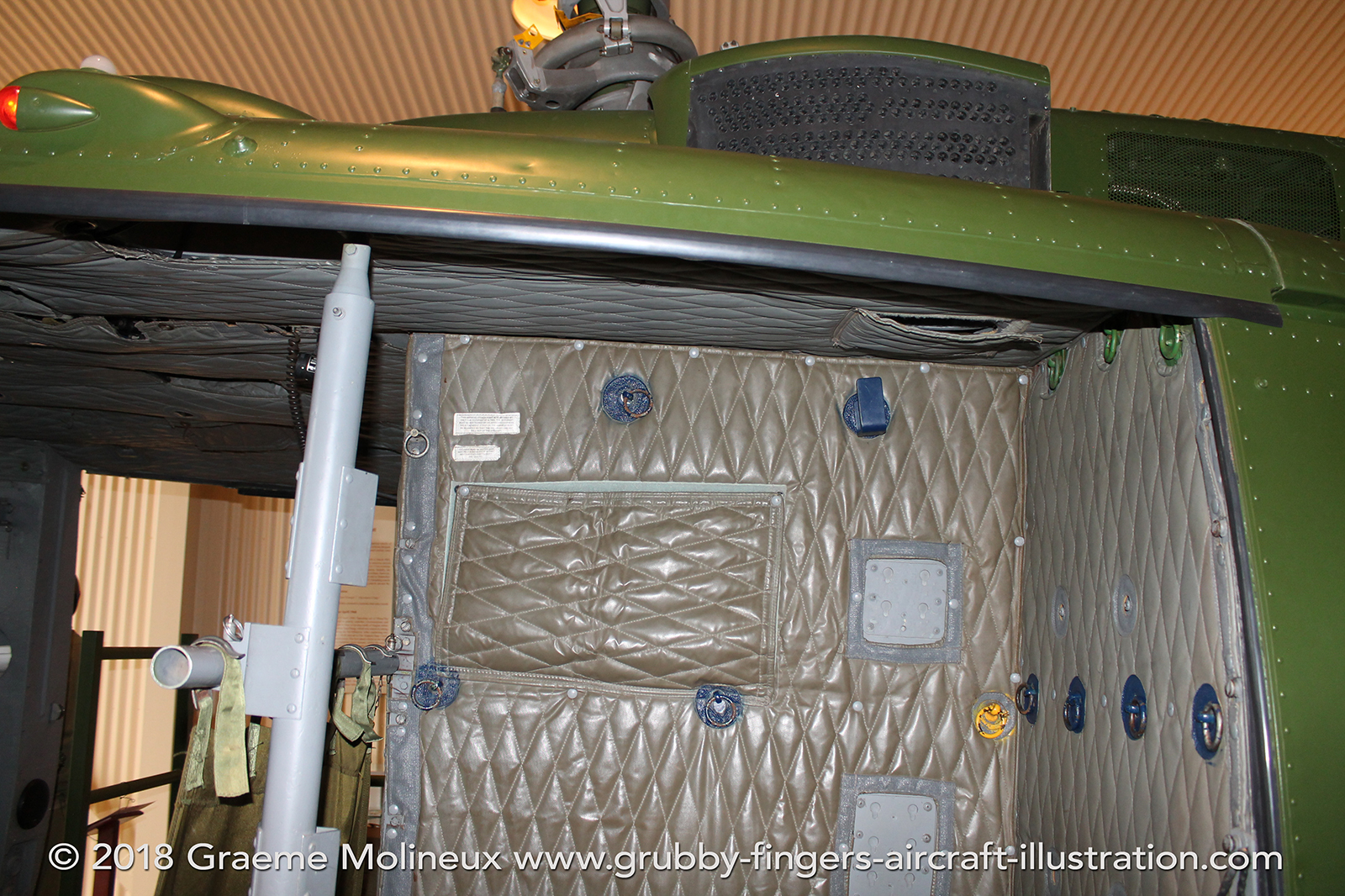 %_tempFileNameBell%20UH-1H%20Iroquois%20A2-489%20RAAF%20Port%20Pirie%20RSL%202016%2009%20GraemeMolineux%