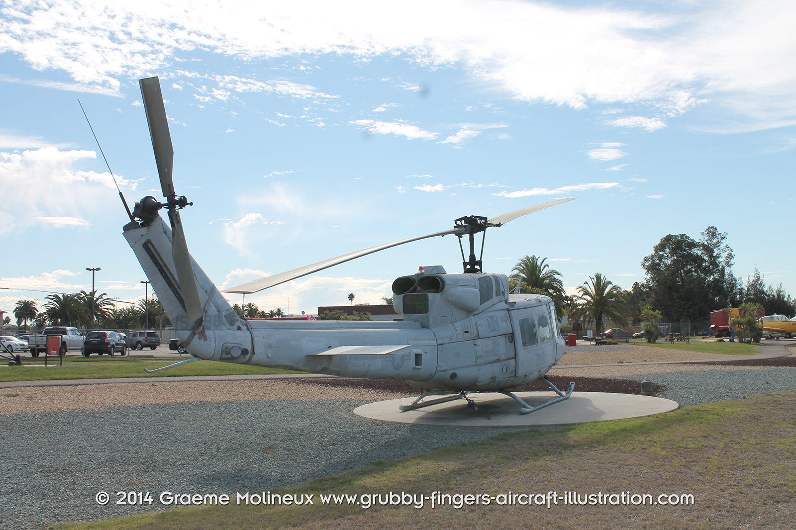 %_tempFileNameBell_UH-1N_159198_USMC_Miramar_Walkaround_004_GrubbyFingers%