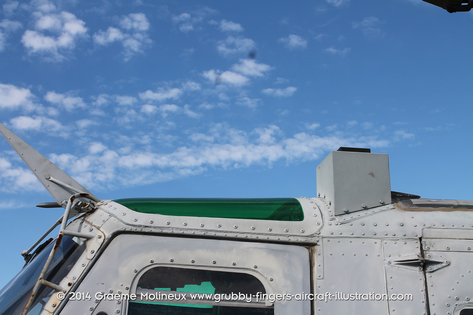 %_tempFileNameBell_UH-1N_159198_USMC_Miramar_Walkaround_015_GrubbyFingers%