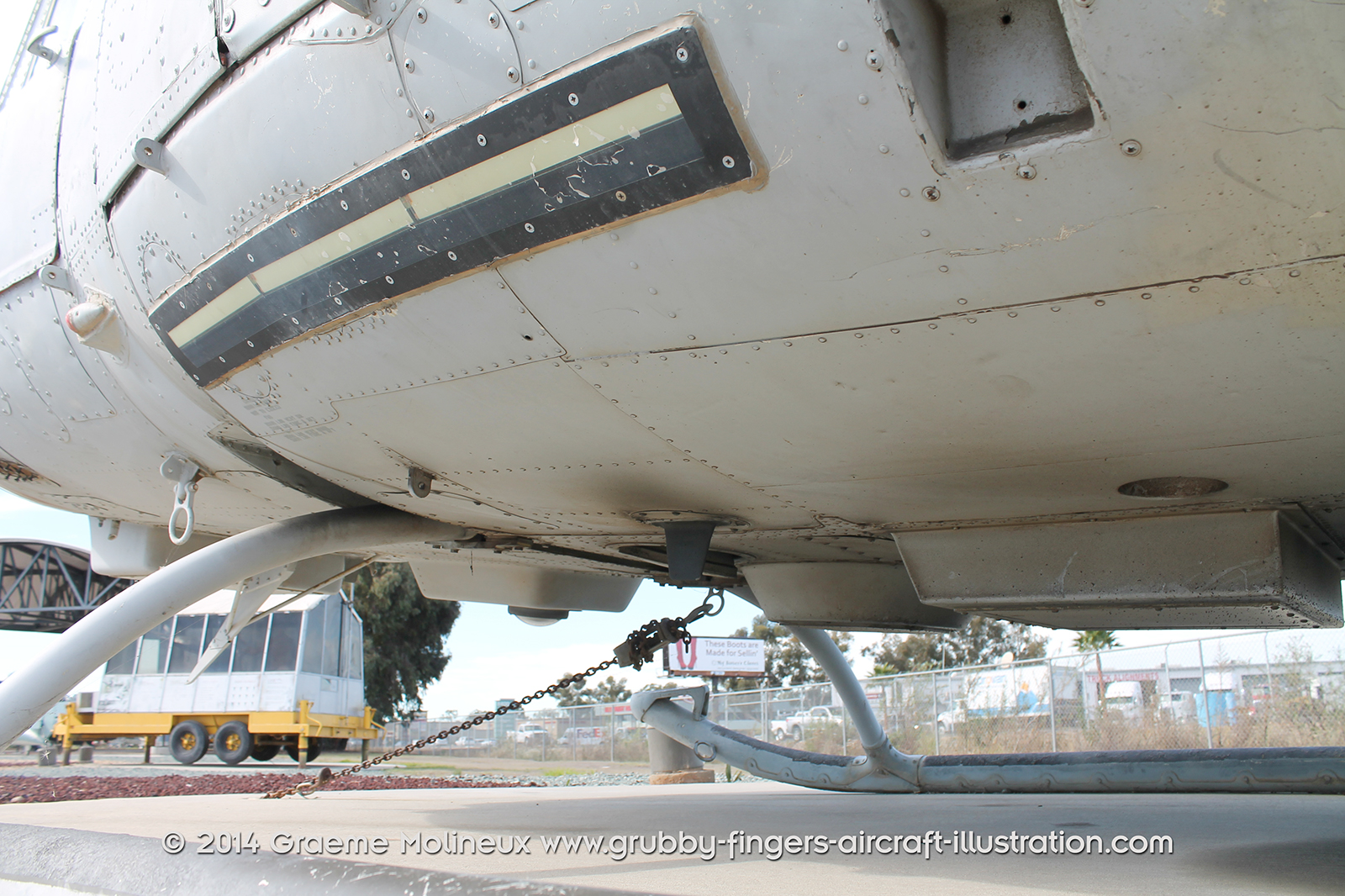 %_tempFileNameBell_UH-1N_159198_USMC_Miramar_Walkaround_028_GrubbyFingers%