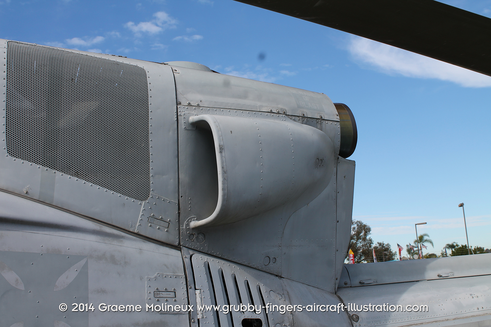 %_tempFileNameBell_UH-1N_159198_USMC_Miramar_Walkaround_037_GrubbyFingers%