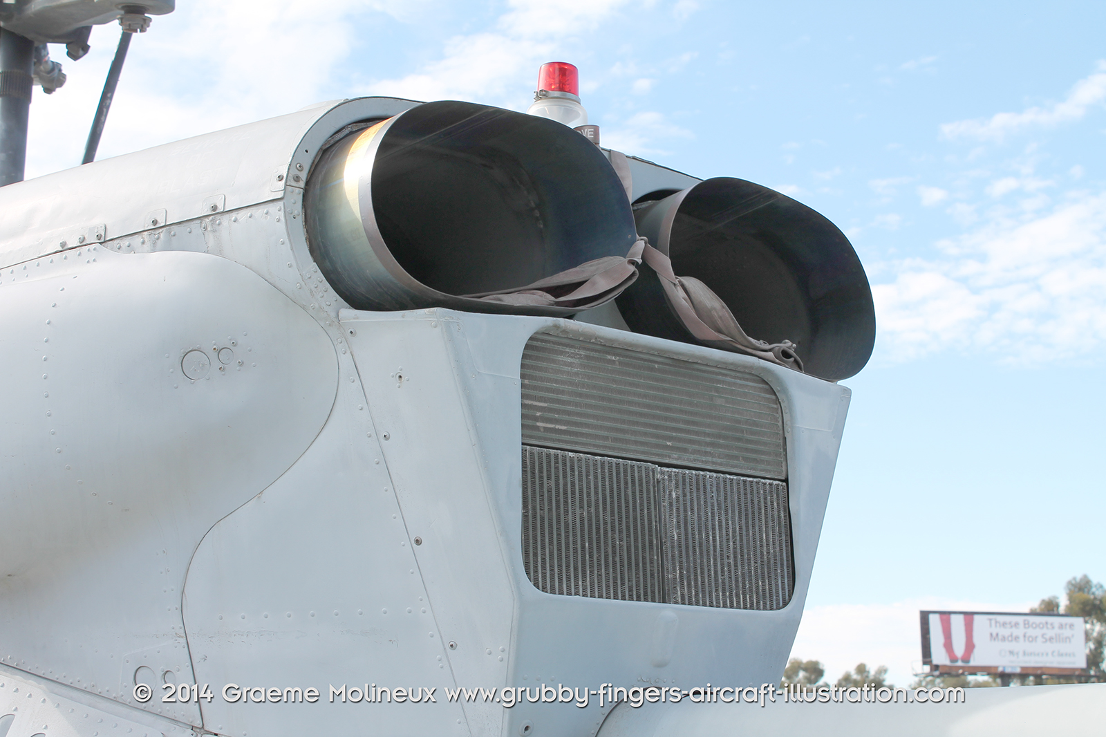 %_tempFileNameBell_UH-1N_159198_USMC_Miramar_Walkaround_038_GrubbyFingers%