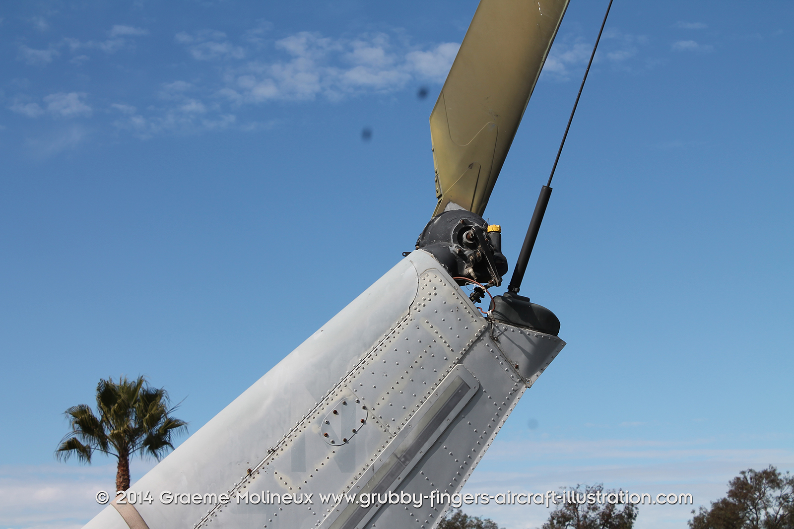 %_tempFileNameBell_UH-1N_159198_USMC_Miramar_Walkaround_050_GrubbyFingers%