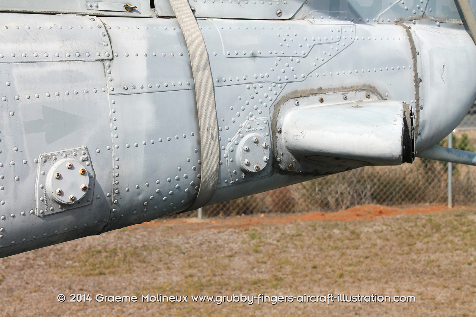 %_tempFileNameBell_UH-1N_159198_USMC_Miramar_Walkaround_051_GrubbyFingers%