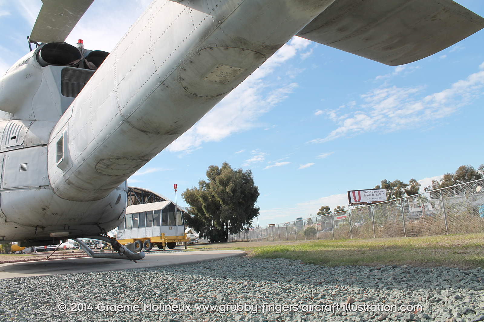%_tempFileNameBell_UH-1N_159198_USMC_Miramar_Walkaround_054_GrubbyFingers%