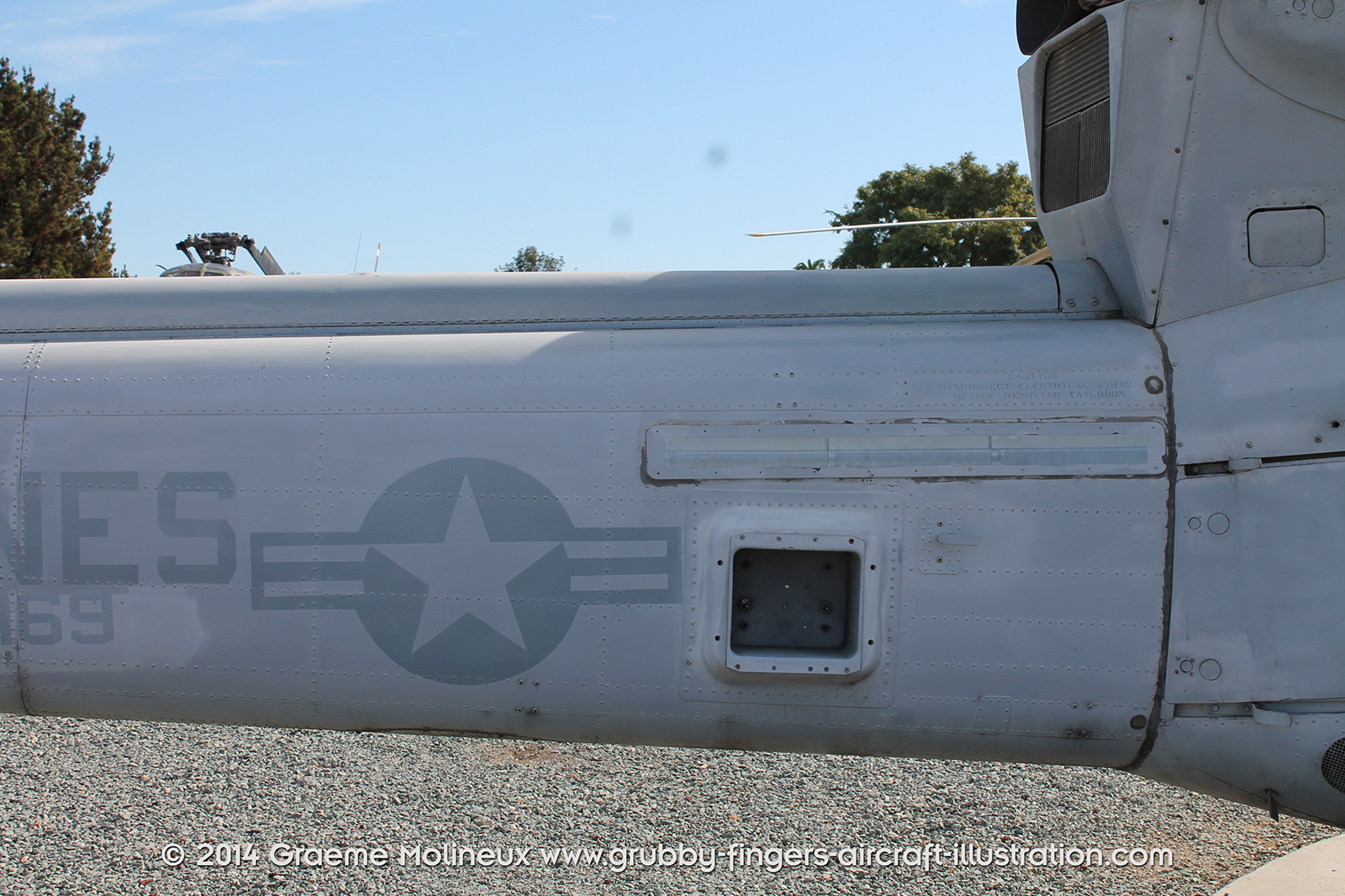 %_tempFileNameBell_UH-1N_159198_USMC_Miramar_Walkaround_067_GrubbyFingers%