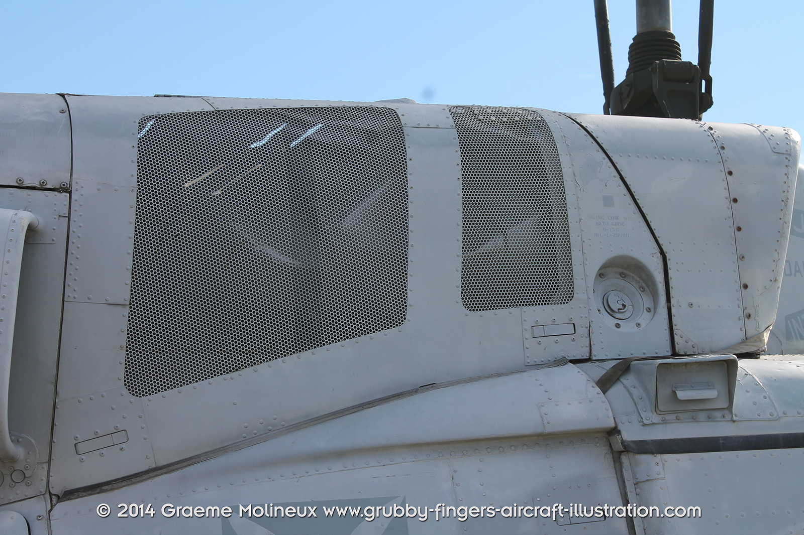 %_tempFileNameBell_UH-1N_159198_USMC_Miramar_Walkaround_073_GrubbyFingers%