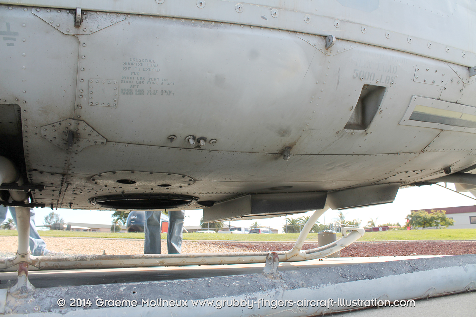 %_tempFileNameBell_UH-1N_159198_USMC_Miramar_Walkaround_087_GrubbyFingers%