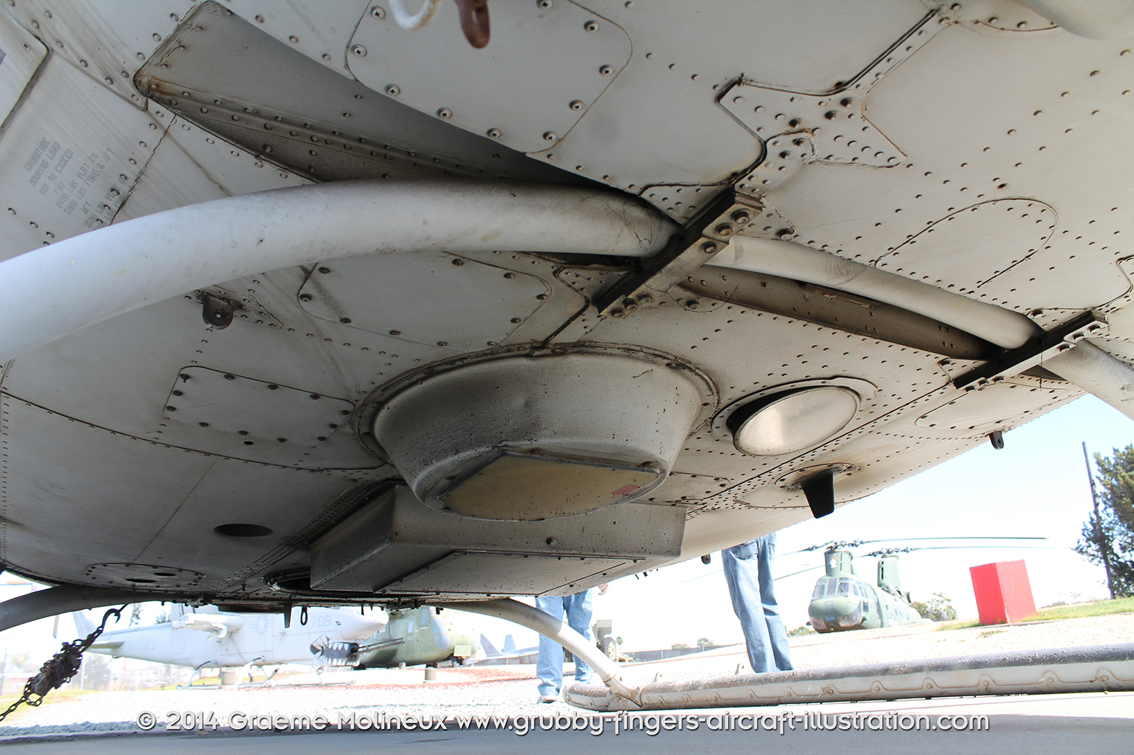 %_tempFileNameBell_UH-1N_159198_USMC_Miramar_Walkaround_092_GrubbyFingers%