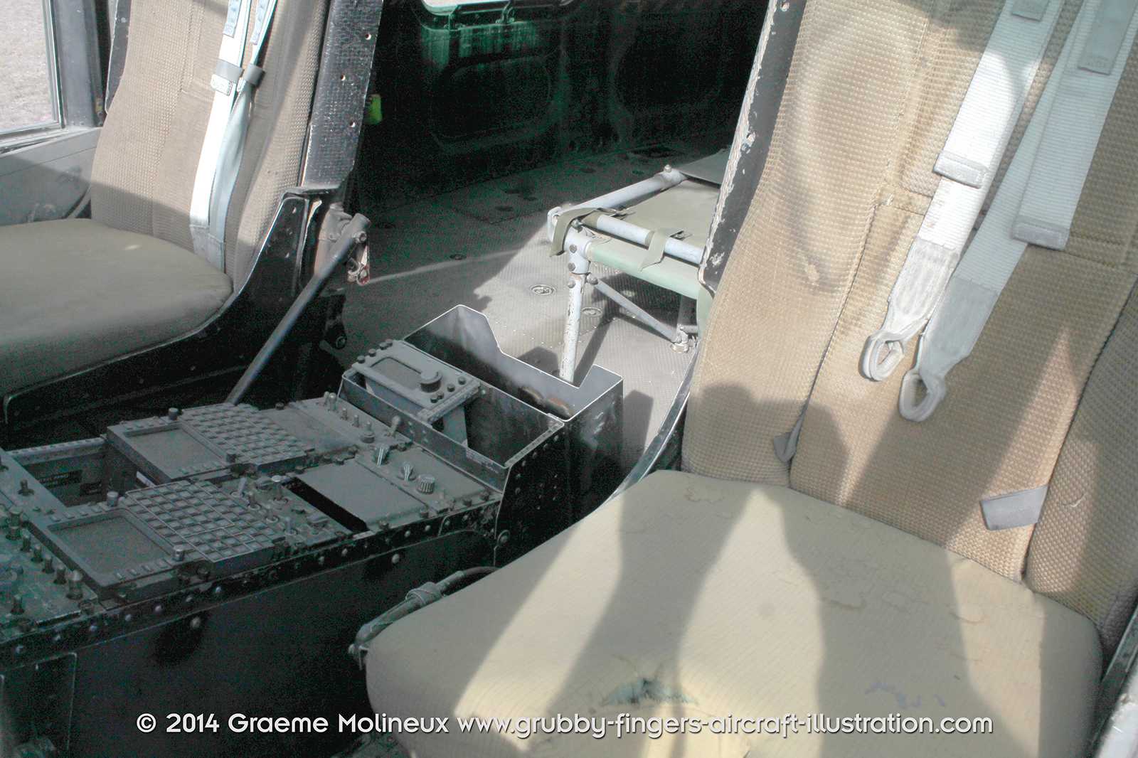 %_tempFileNameBell_UH-1N_159198_USMC_Miramar_Walkaround_100_GrubbyFingers%