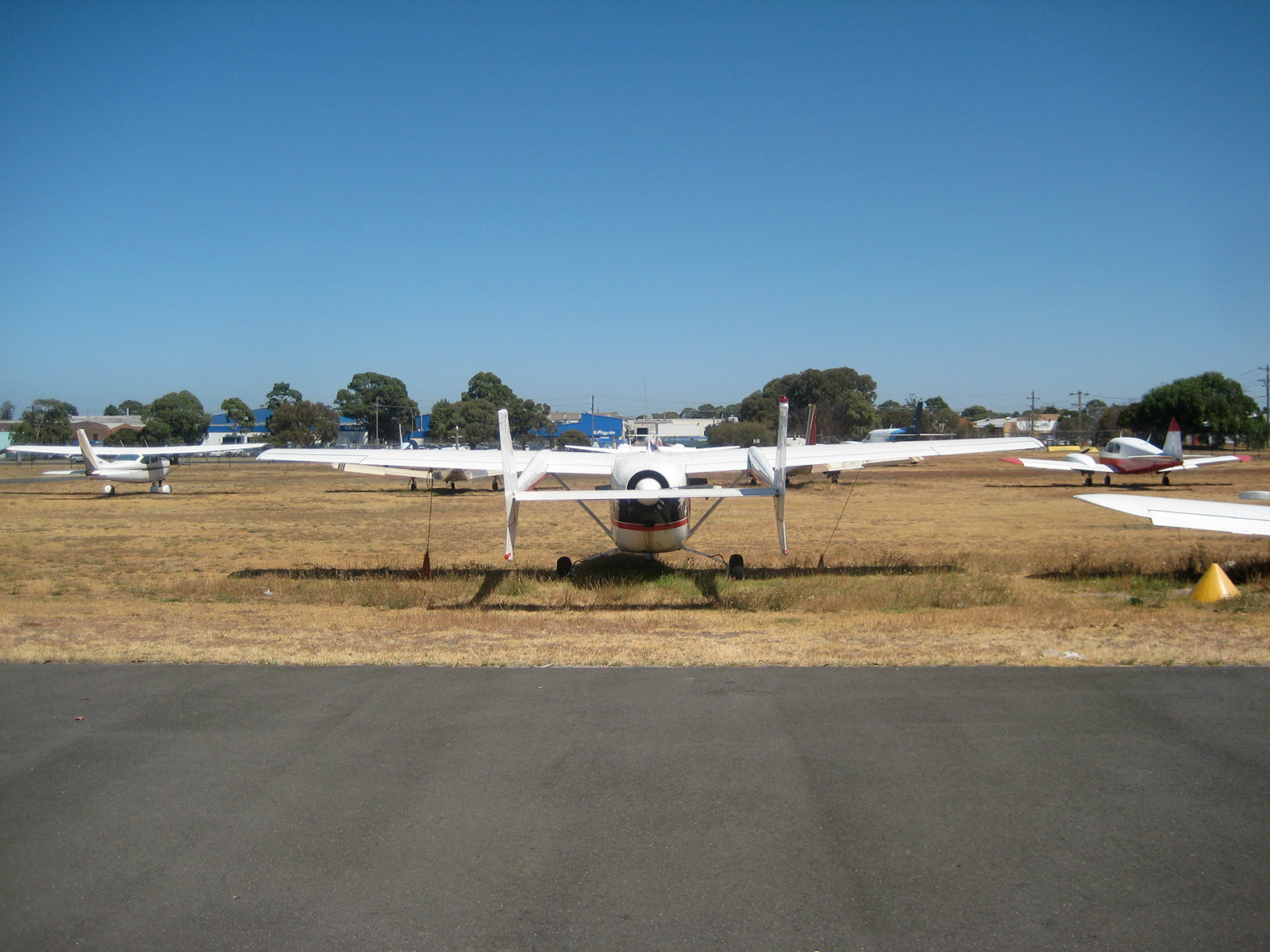 %_tempFileNameCessna%20336%20VH-GKY%20Moorabbin%202009%2001%20GraemeMolineux%