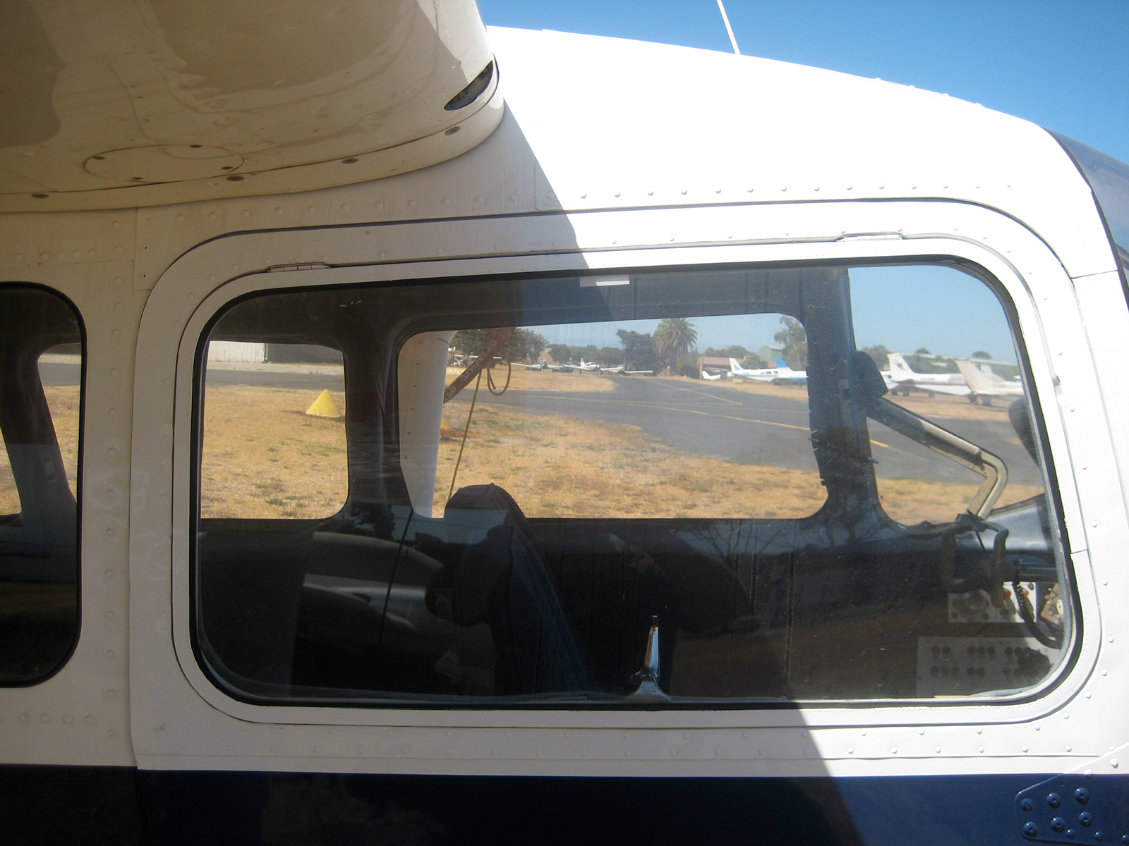 %_tempFileNameCessna%20336%20VH-GKY%20Moorabbin%202009%2018%20GraemeMolineux%