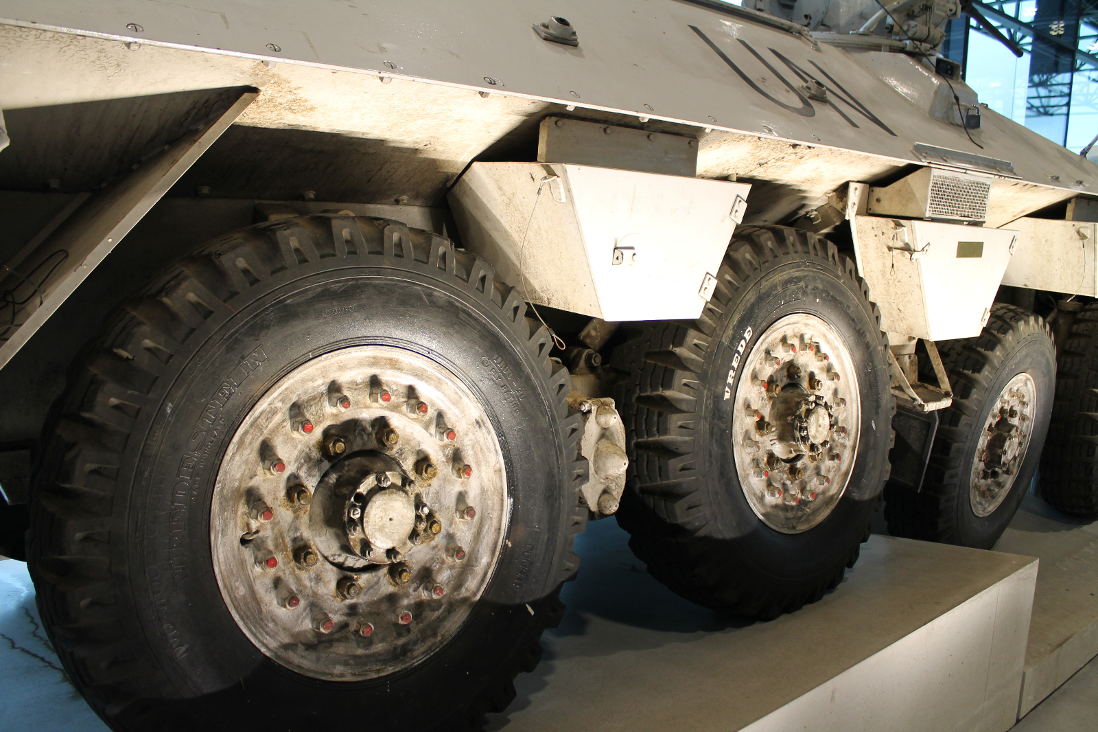 DAF%20YP-408%20APC%20Walkaround%20KN%2085-88%20Netherlands%202015%20%2022%20Graeme%20Molineux