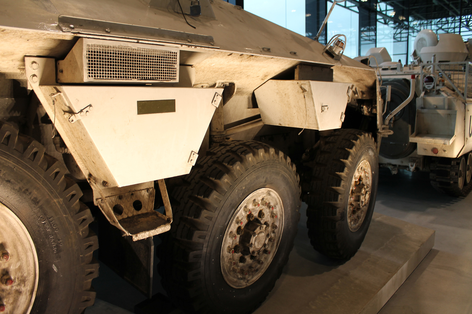 DAF%20YP-408%20APC%20Walkaround%20KN%2085-88%20Netherlands%202015%20%2023%20Graeme%20Molineux