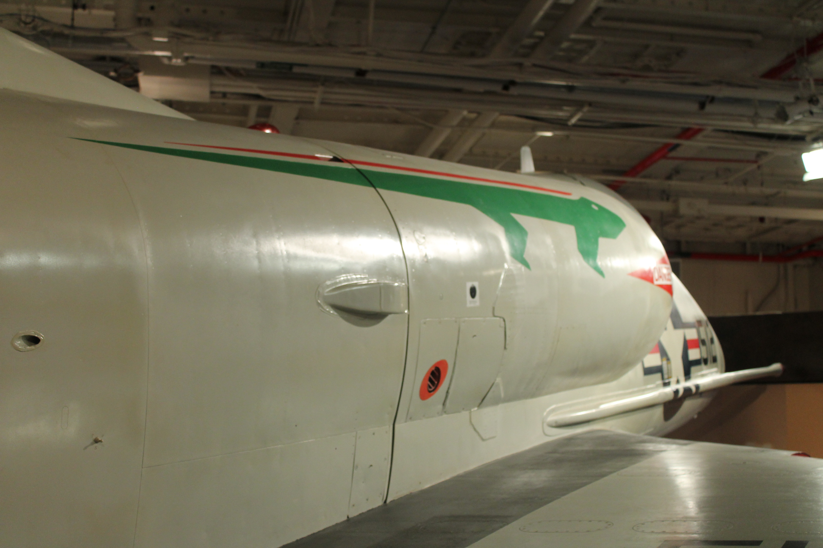Douglas_A-4B_Skyhawk_Walkaround_143833_USN_USS_Intrepid_2016_12_GraemeMolineux